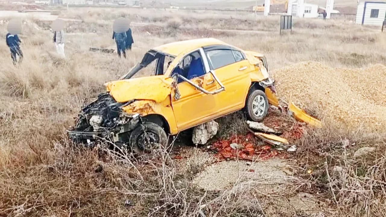 Işıklar Beldesi Girişinde Feci Kaza: Şarampole Yuvarlanan Taksi Sürücüsü Yaşamını Yitirdi