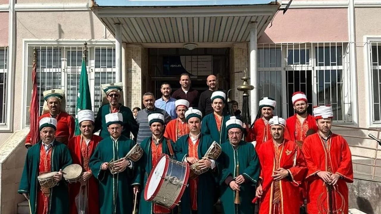 Şuhut Cumhuriyet İlkokulu’nda Ramazan Coşkusu: Mehteran Sürprizi