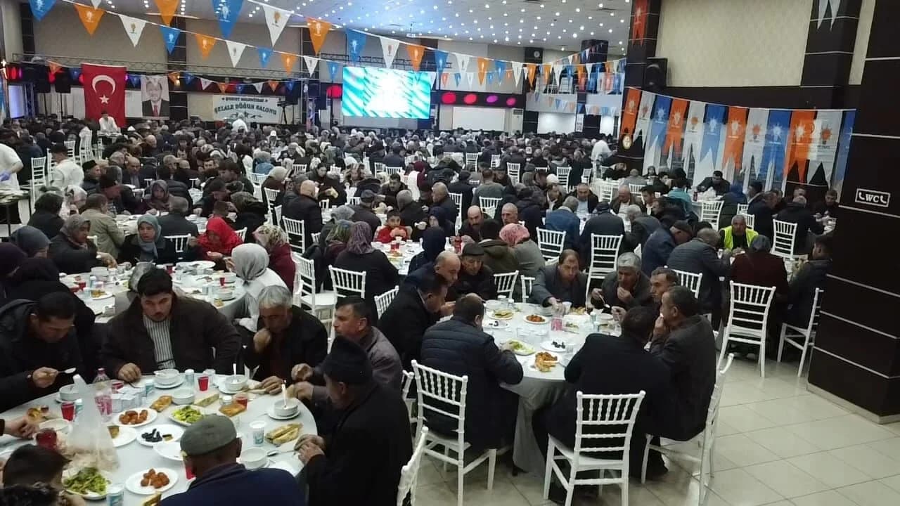 Şuhut'ta AK Parti İftarı: Milletvekili Özkaya'dan Fakülte Müjdesi ve Yatırım Mesajları