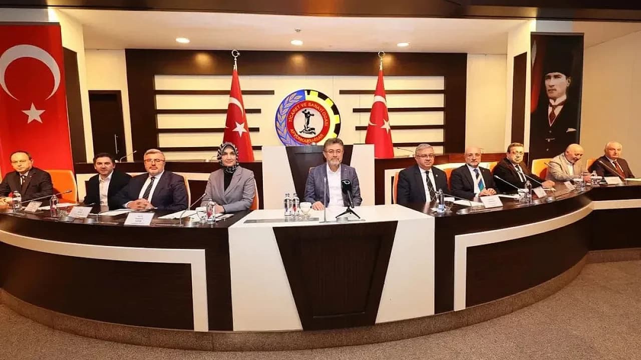 Bakan Yumaklı Afyonkarahisar’da Sektörün Nabzını Tuttu: Tarımın Yarını Masaya Yatırıldı