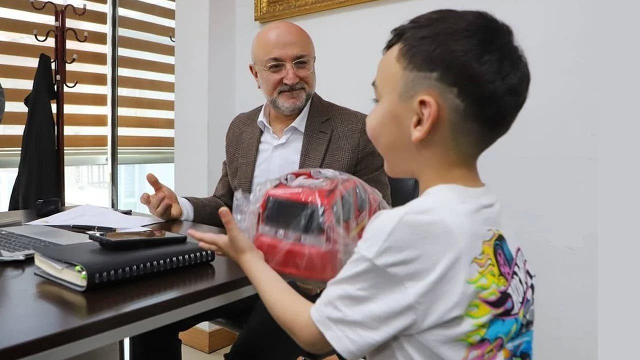 AK Parti Afyonkarahisar İl Başkanı Turgay Şahin'den "Halk Günü" Mesaisi: Sorunlara Yerinde Çözüm